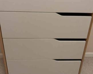 Awesome Guest Room Dresser