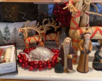 Small Lot Of Christmas Items