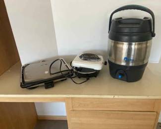 Hot Plate, GDL Penini Maker And Beverage Cooler