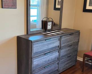 6 drawer chest of drawers with attached mirror