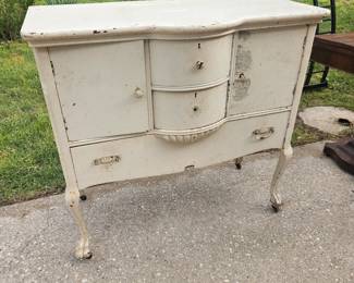 Petite sideboard!