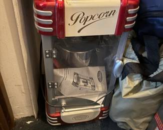 . . . cute popcorn machine