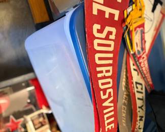 . . . Le Sourdsville Lake pennant
