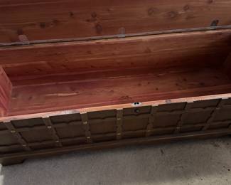 Lane nice Cedar chest w/ KEY! The top vinyl attached pad needs some TLC