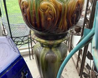 planter on stand
