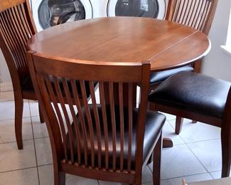 Kitchen Table an chairs