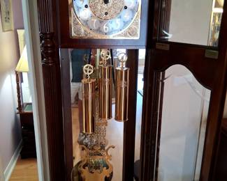 Howard Miller Grandfather Clock!!
Model 610 793