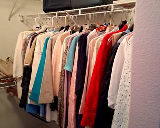 WOMEN'S CLOTHING