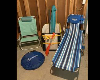 Lot 3784 Beach Bin w Folding Chairs Lounger Umbrella Pop Up Tent