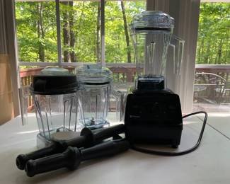 Lot 3886 2021 Vitamix Blender Accessories