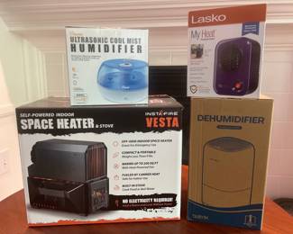 Lot 3877 Portable Heaters Humidifier Dehumidifier