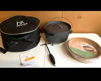 Lot 3775 Paul Revere Camping Cast Iron Dutch Oven with Carrying Bag