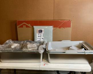 Lot 3804 Cat Litter Box Enclosure Litter Boxes and accessories
