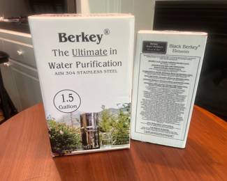 Lot 3874 Travel Size Berkey Ultimate Water Purification System New in Box