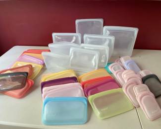 Lot 3927 Stasher Silicone Reusable Food Storage Bags