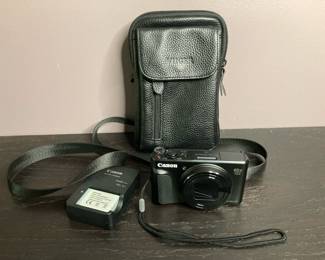 Lot 3676 Canon Power Shot SX740 HS DSLR Camera