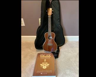 Lot 3538 Kala KACGE Ukulele wgig bag strap Fake Book