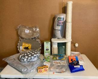 Lot 3799 Cat Toys, Scratcher Tree, Tunnel, Bed, Toy Organizer