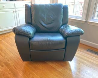 Lot 3583 Large Black Leather Swivel Reclining Chair