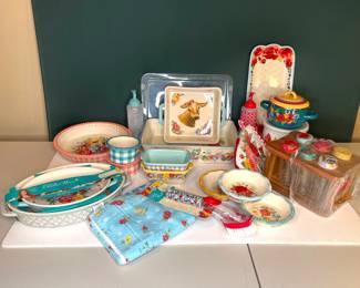 Lot 3779 The Pioneer Woman Cookware Kitchen Accessories