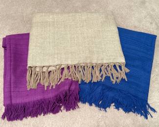 Lot 3695 Meditation Bench Silk Meditation Scarves