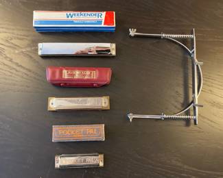 Lot 3541 Harmonicas Holder