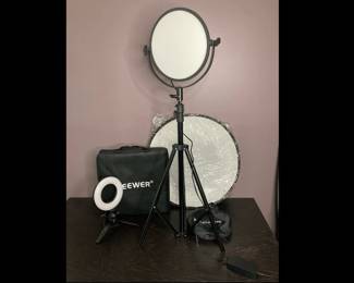 Lot 3680 Neewer NL200A Ring Light NW6 Ring Light Diffusion Screen Tripod