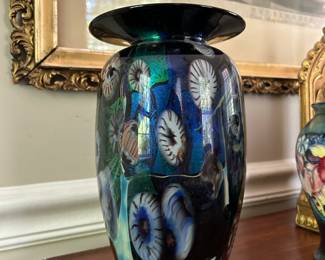 Signed Peter Vanderlaan (1999), dichroic art glass vase