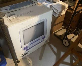 Purple Imac Apple DV OS 9.2 (working) w/Original Box, Keyboard and Mouse