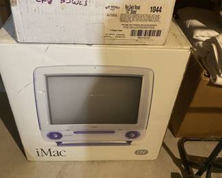 Purple Imac Apple DV OS 9.2 (working) w/Original Box, Keyboard and Mouse