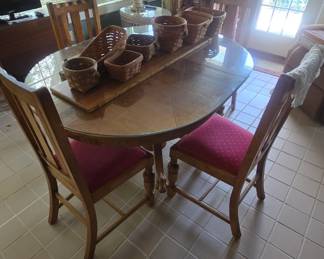 vintage tiger oak kitchen table with leaf and chairs comes with a glass top