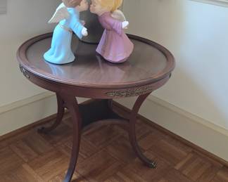 round piecrust table