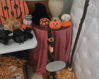 wreaths and other seasonal decorations, Christmas, Halloween, Easter, etc