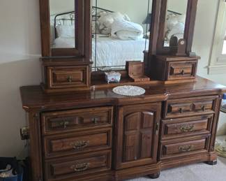 dresser with mirror