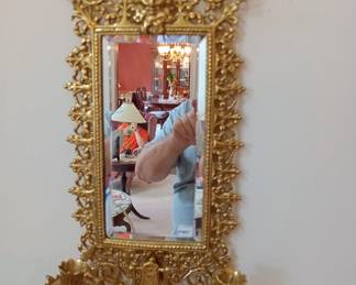 Beautiful Virginia Metalcrafters heavy brass wall mirror with candleholders very nice !!