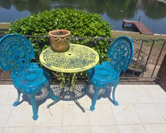 cast aluminum patio set