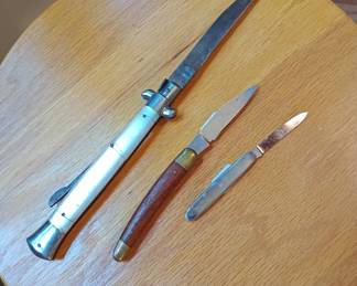vintage mother of pearl stiletto and other vintage pocketknives