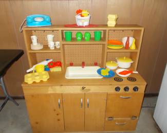 Super cute wooden child's kitchen and accessories (sold separately)