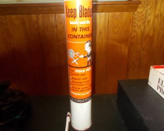 Metal vintage saw blade keeper