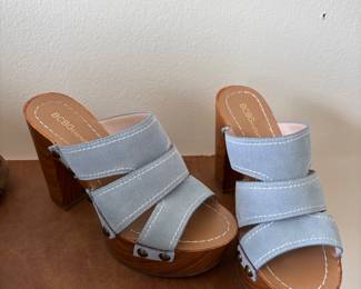 BCBG SIZE 7