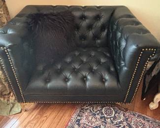 BLACK CHAIR