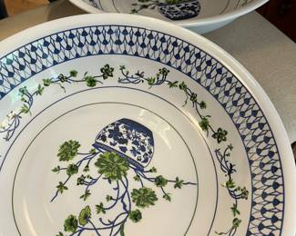SERVING BOWLS