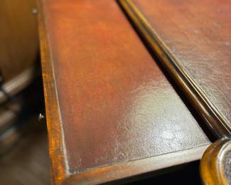 DETAIL OF DESK