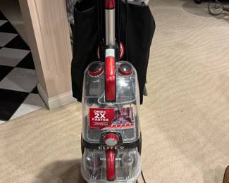 CARPET CLEANER