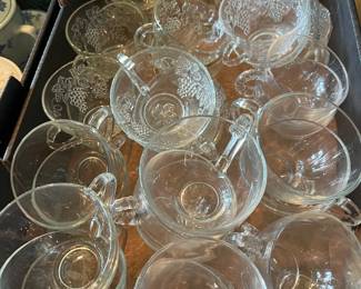 LUNCHEON CUPS