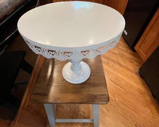 CAKE STAND
