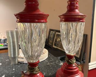 PAIR OF LAMPS WITH SHADES