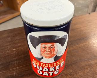 Old Fashioned Quaker Oats Tin