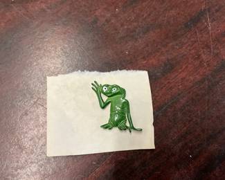 ET Enamel Pin