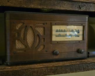 Wooden Trutone Tube Radio
